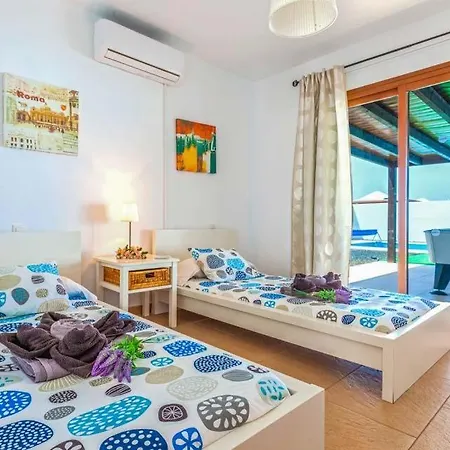 Willa Playa Blanca Sleeps 6 Pool Air Con Wifi *