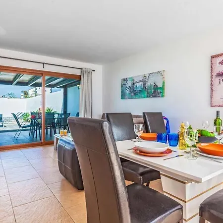 Playa Blanca Sleeps 6 Pool Air Con Wifi * Playa Blanca (Lanzarote)